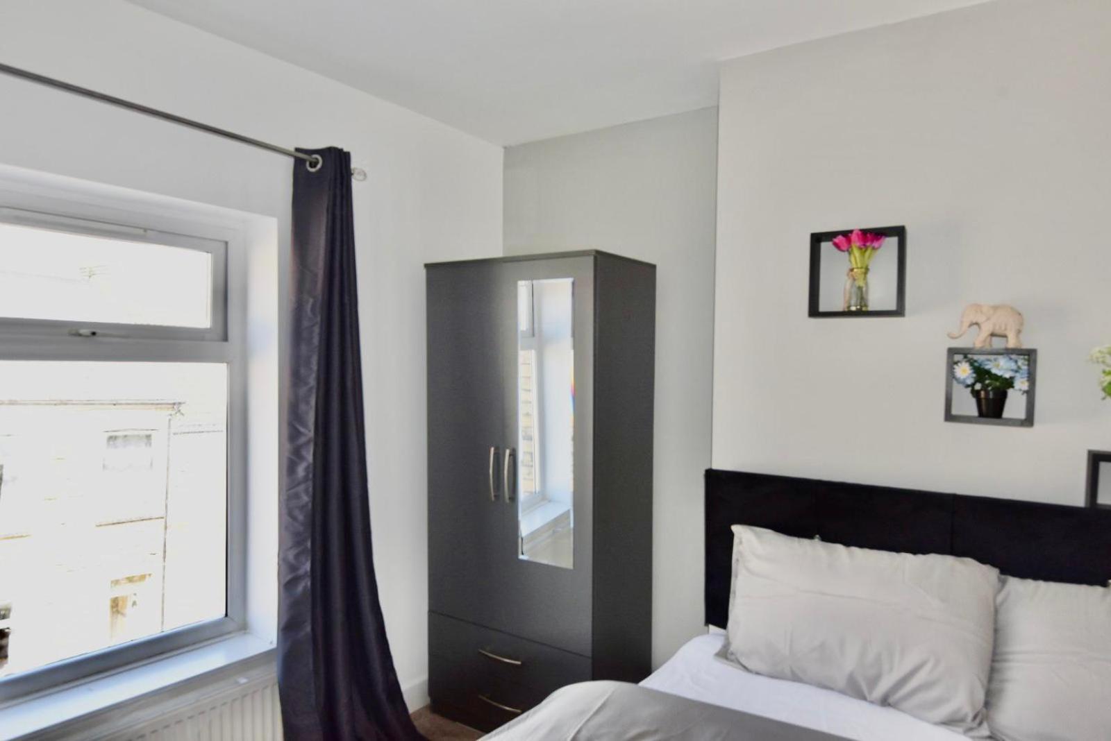 Вілла Come On In Lucas Street Newport Train Station Sleep Upto 8 Екстер'єр фото