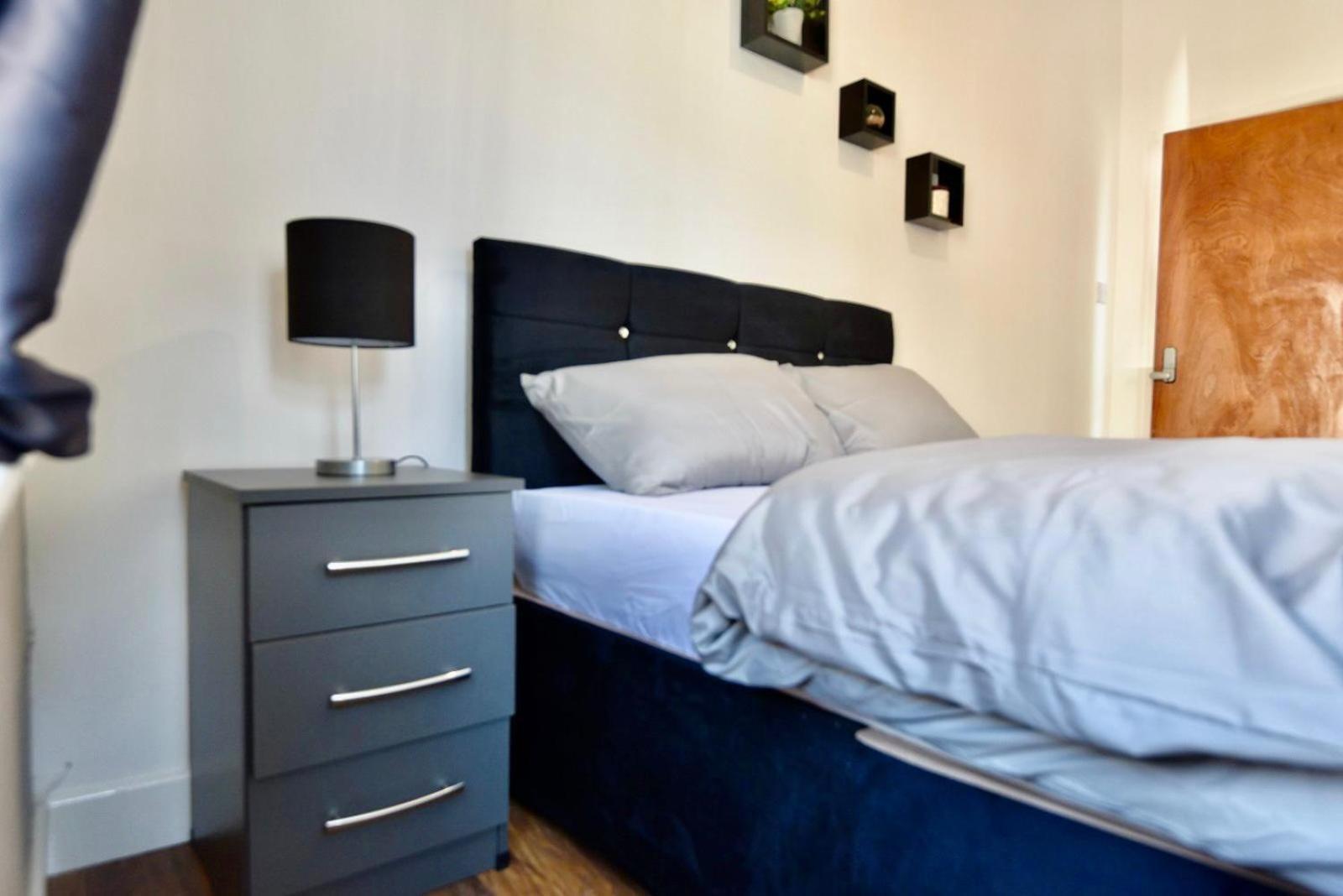 Вілла Come On In Lucas Street Newport Train Station Sleep Upto 8 Номер фото