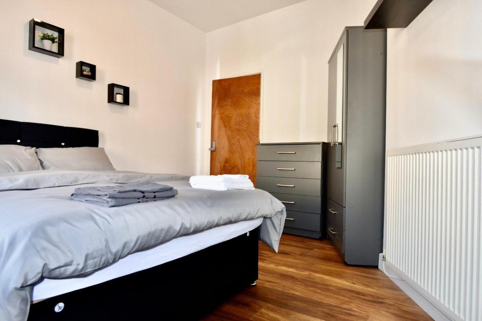 Вілла Come On In Lucas Street Newport Train Station Sleep Upto 8 Номер фото